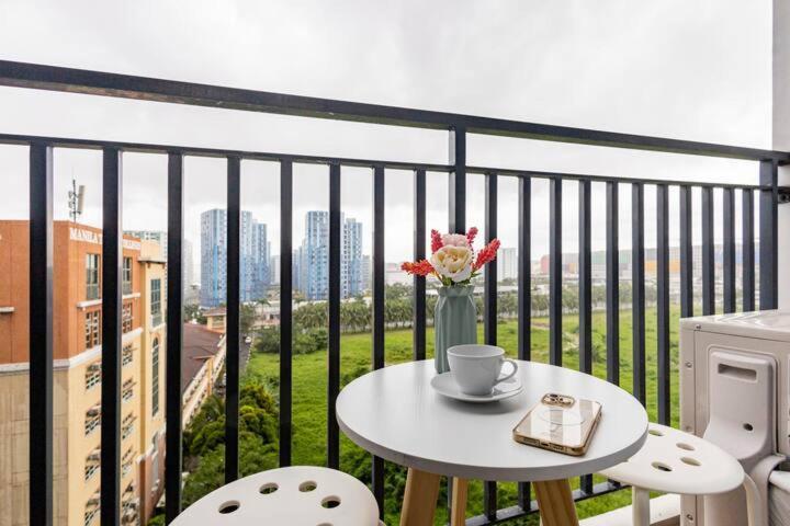 Shore 2 Residences 1Br Deluxe Room In Moa Complex Manila Exterior foto